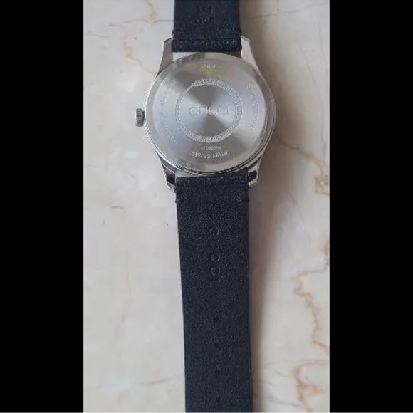 GUCCI SWISS Movement Italian Leather Luxury Quartz Watch - Picture 3 of 5